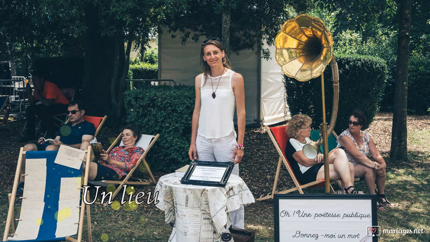 Oh! Une poétesse publique