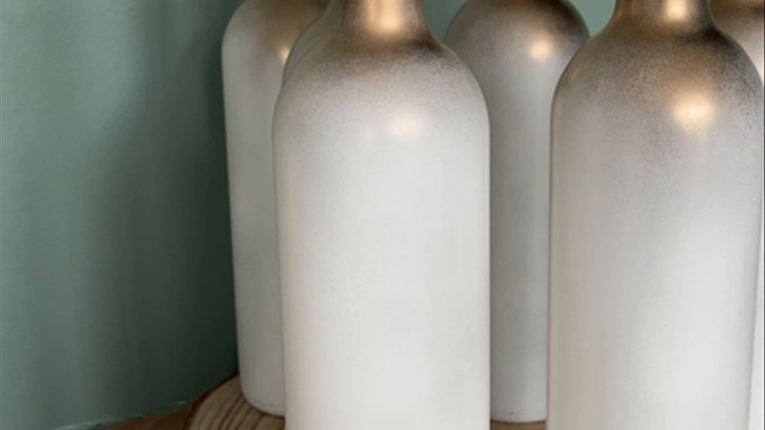 Lot de 6 vases blanc et doré 