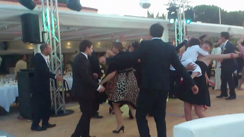 Mariage Cap Antibes Plage Keller flashmob durant cocktail - Fil rouge