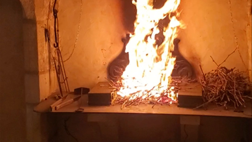 Grillade aux sarments à la cheminée