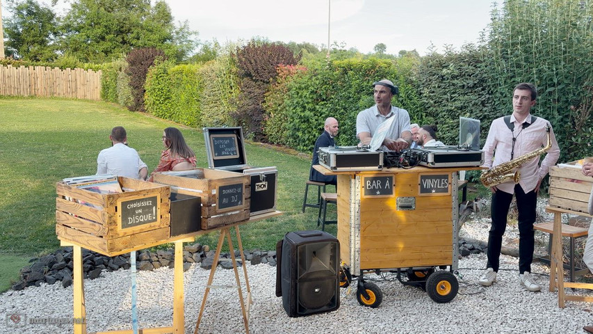 DJ / EA