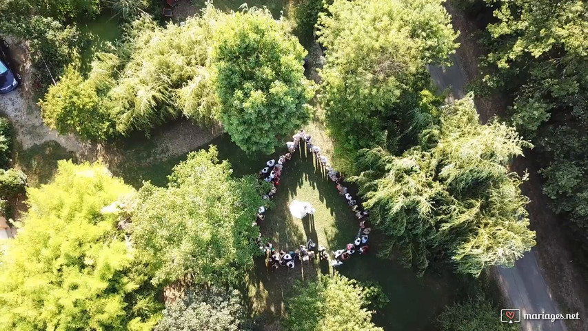 Coeur drone offert aux mariés