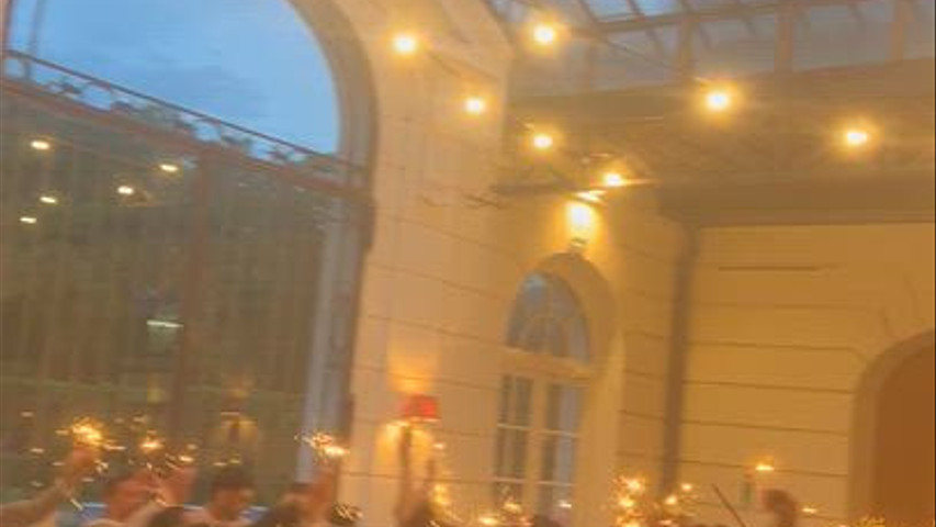 Une entrée en folie ! ✨