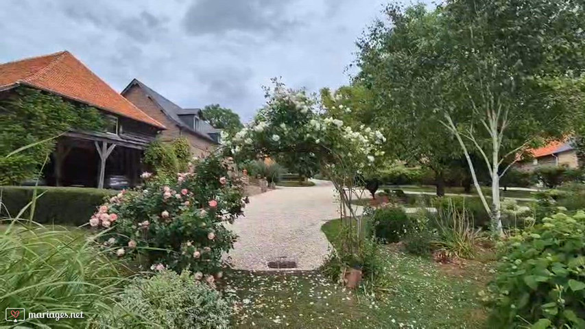 les extérieurs fleuris du cellier du val boury