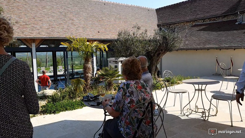 Brunch du lendemain autour de la piscine