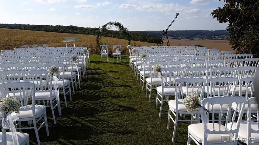 Ceremonie sur la butte