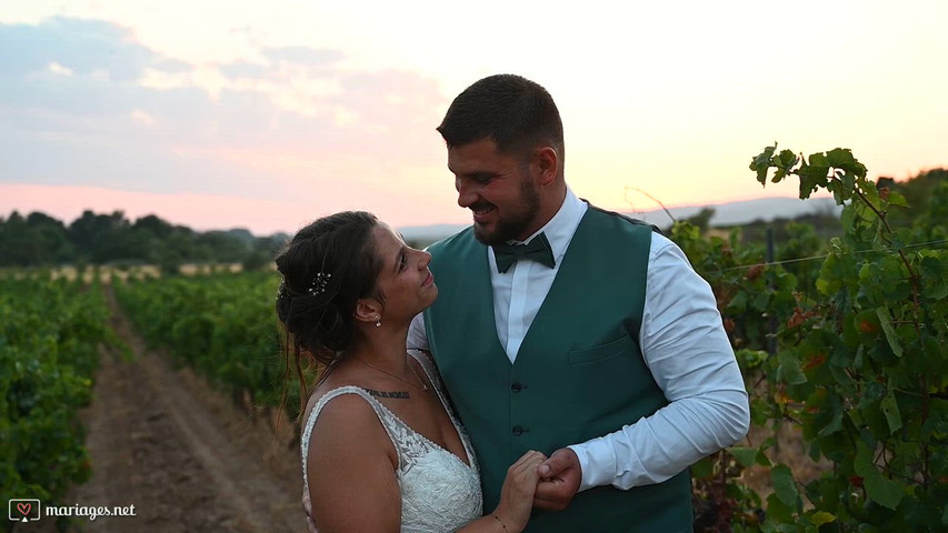 COUPLE DANS LES VIGNES