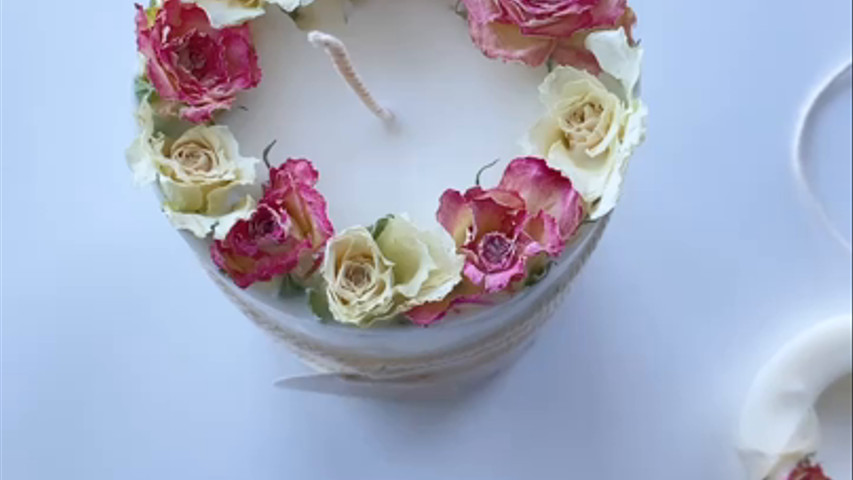 Bougie bouquet aux roses blanches et roses